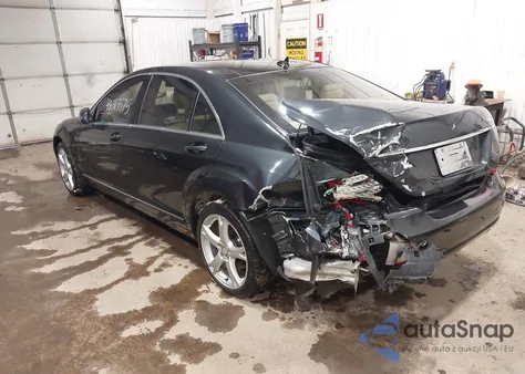 2013 Mercedes-Benz S 550 4Matic z USA, uszkodzony, nr VIN WDDNG9EB1DA528975